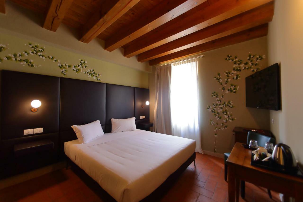 La Boheme Chambres ลาซีเซ ภายนอก รูปภาพ
